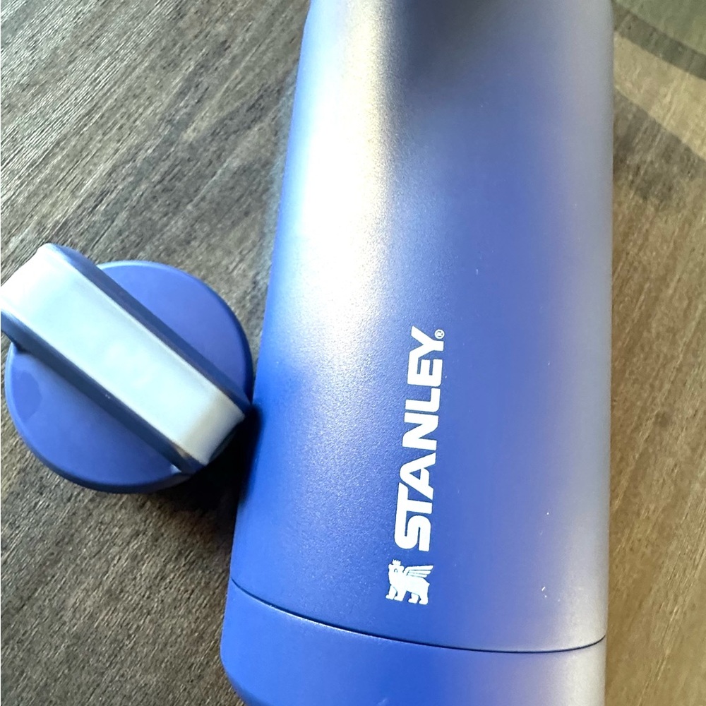 Stanley Classic Blue Bottle